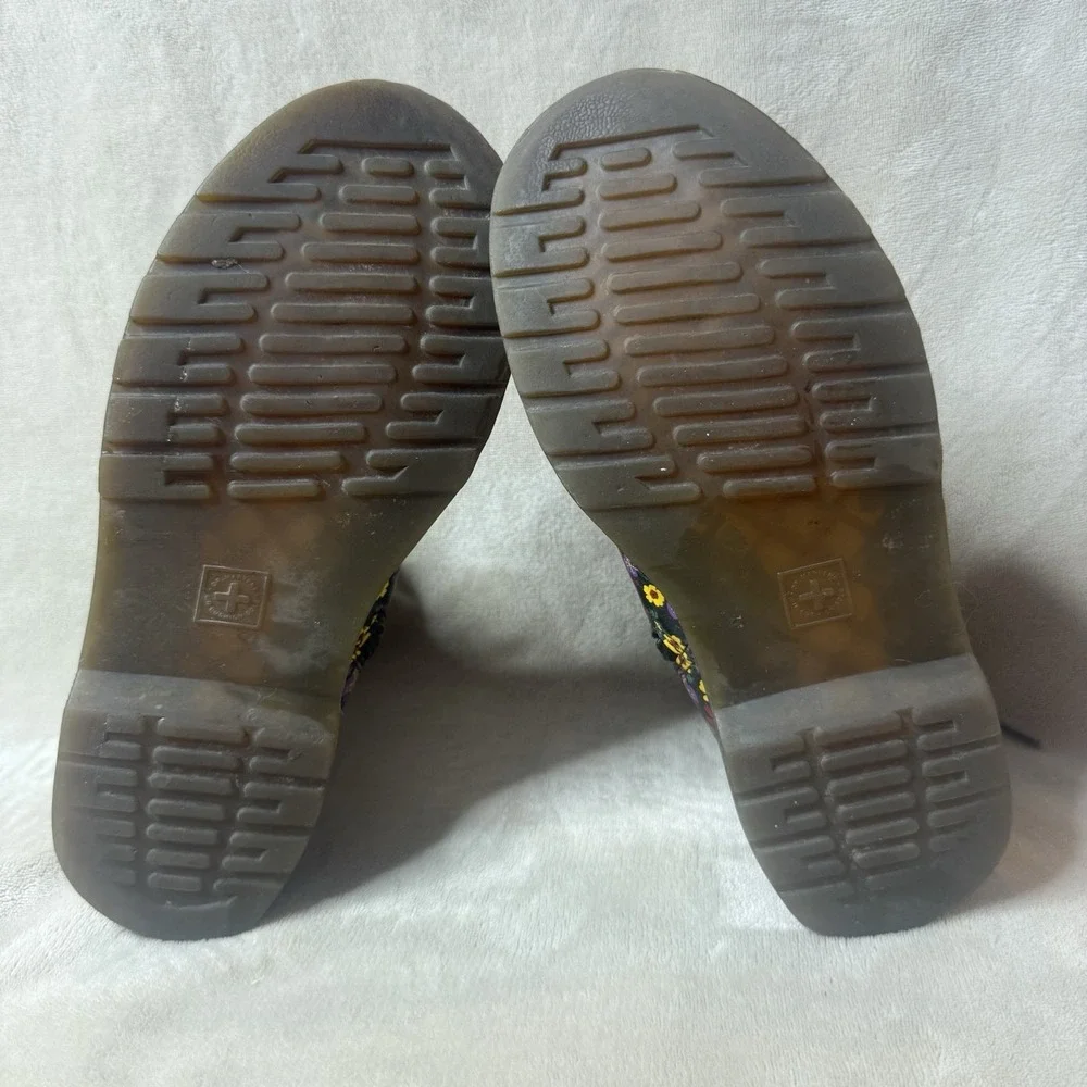 Dr. Martens pre loved